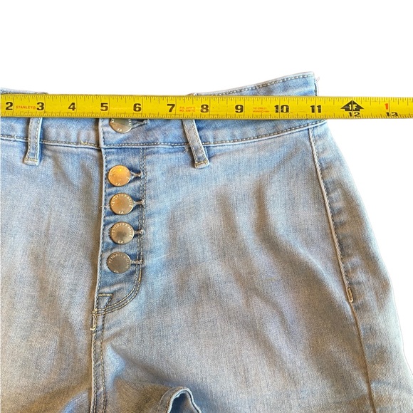 Kendall & Kylie High Rise Light Wash Denim Shorts - Picture 12 of 13